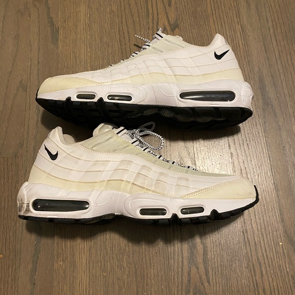 Nike Air Max 95’s in White - Picture 2 of 7